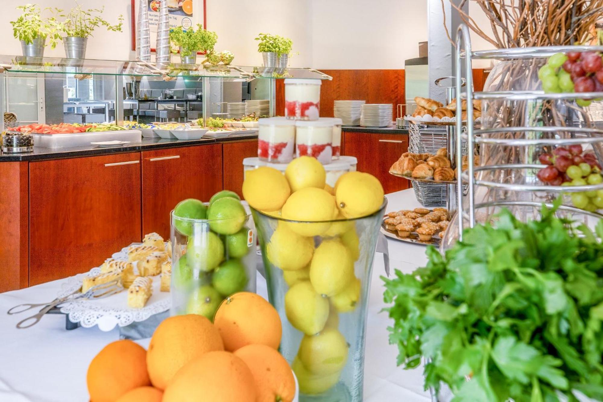 Garner Hotel Oberhausen Oberhausen  Bagian luar foto